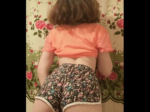 ❤️ Babe żagħżugħa sexy tqaxxir ix-xorts tagħha fuq il-kamera Porno f'mt.xxxdl.ru ️❤