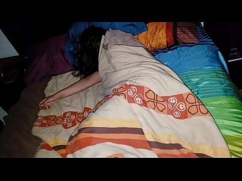 ❤️ Stepson jgħajjar lill-mara żagħżugħa tiegħu waqt li torqod. Porno f'mt.xxxdl.ru ️❤